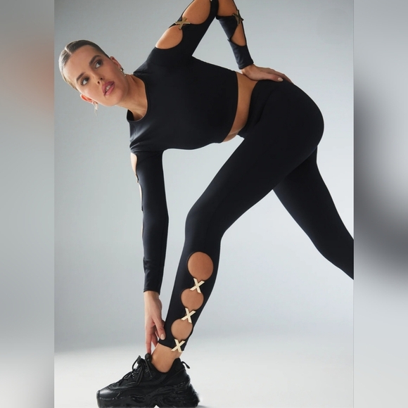 Savage X Fenty By Rihanna Black High-Waisted Leggings with Keyhole Cutout Size M - Picture 3 of 7